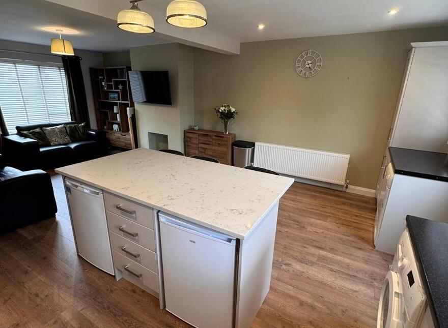 12 Raven Hill Court, Room 1, Shared Accomodation, Belfast, BT6 8FS