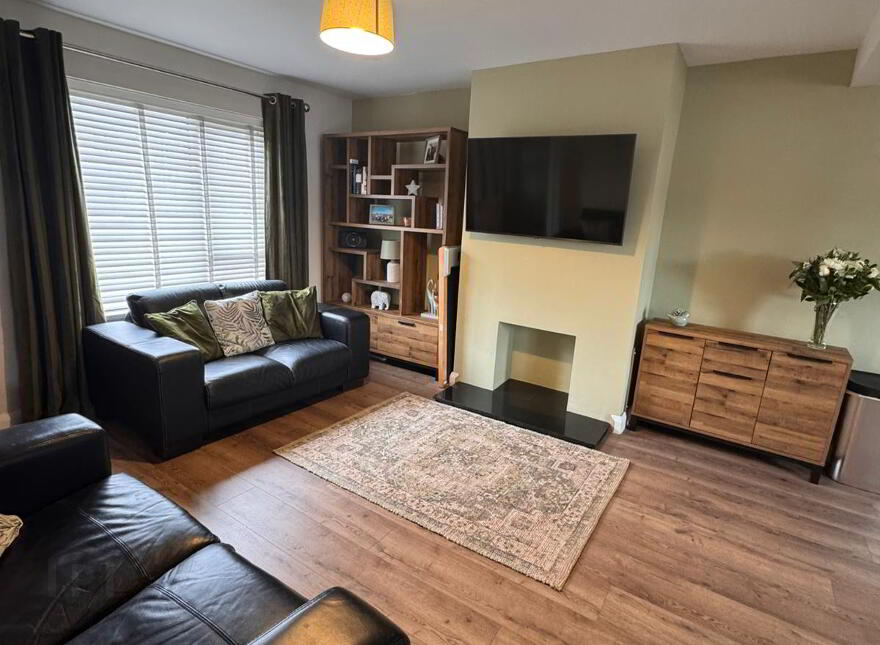 12 Raven Hill Court, Room 1, Shared Accomodation, Belfast, BT6 8FS