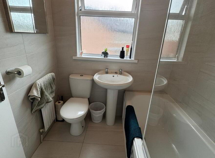 12 Raven Hill Court, Room 1, Shared Accomodation, Belfast, BT6 8FS