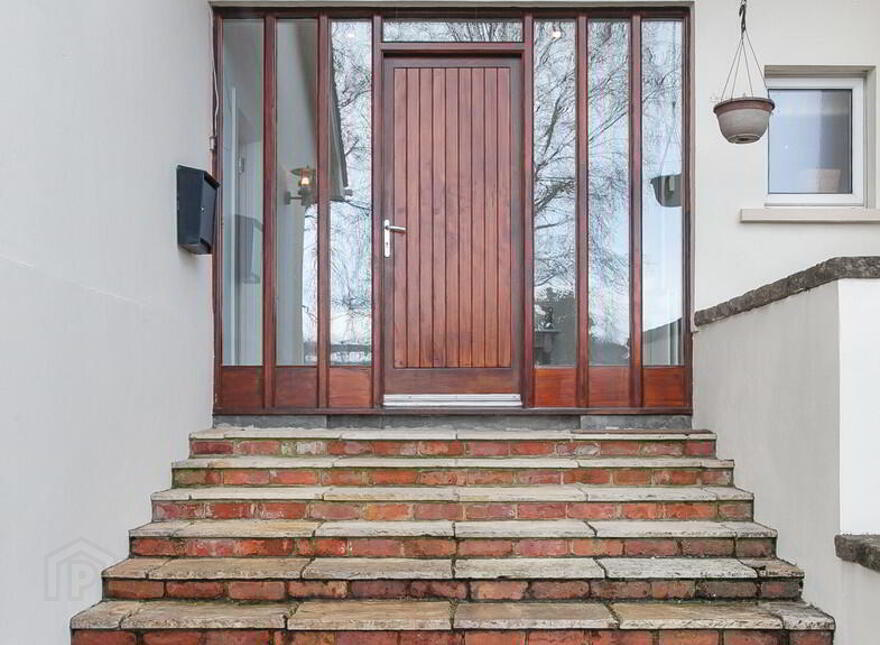 1 Fort Road, Purdysburn Hill, Belfast, BT8 8LX
