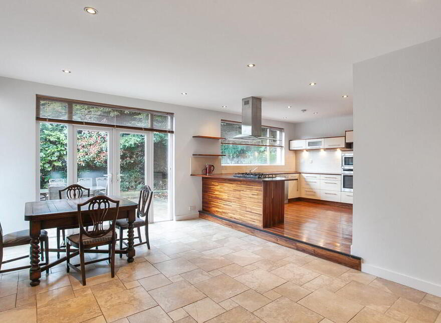 1 Fort Road, Purdysburn Hill, Belfast, BT8 8LX