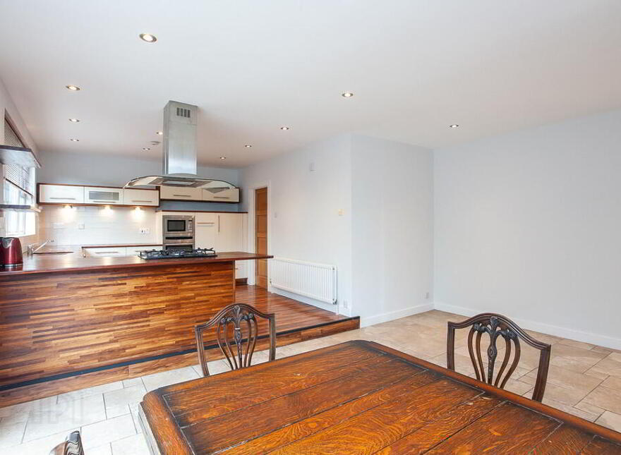 1 Fort Road, Purdysburn Hill, Belfast, BT8 8LX