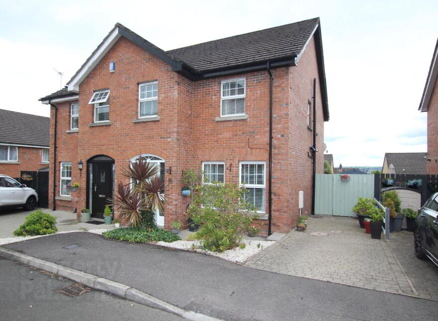 31 Downview Drive, Belfast, BT15 4GF photo