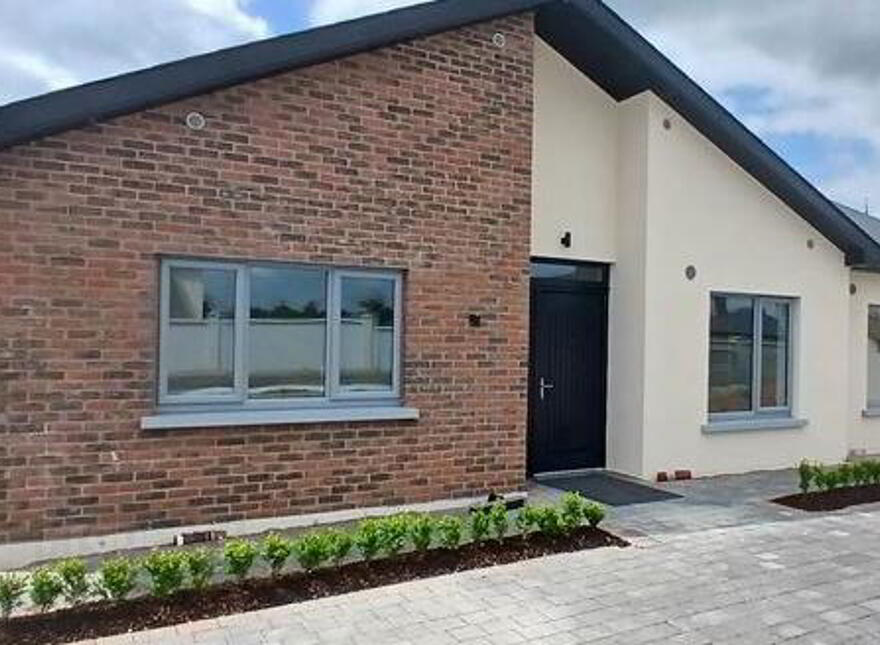 9 Fermoyle Manor, Kilanerin, Gorey, Wexford photo