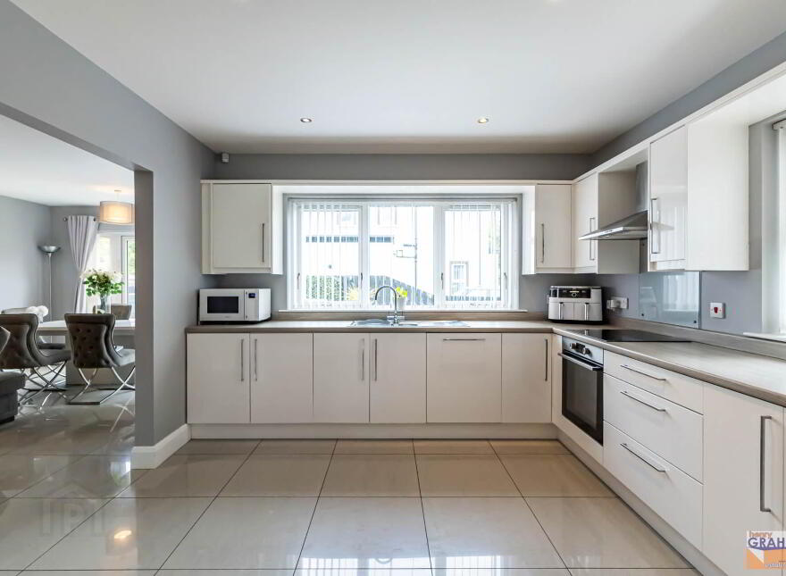 1 Royal Gardens, Kesh Road, Lisburn, BT27 5WF