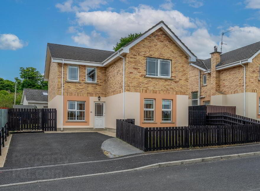 10 Danton Manor, Artigarvan, Strabane, BT82 0NT photo