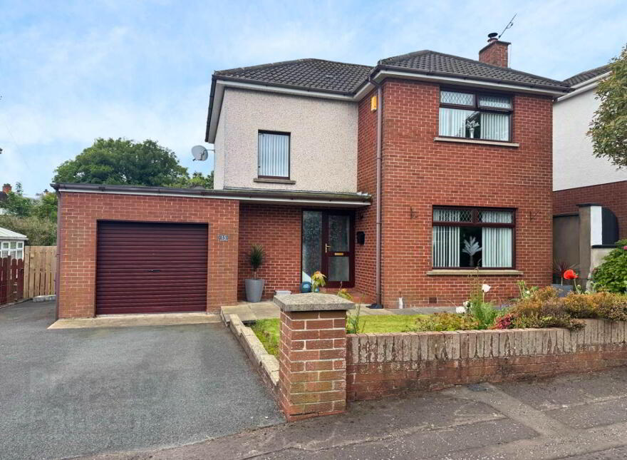 15 Brooklands Drive, Carrickfergus, BT38 9SL photo