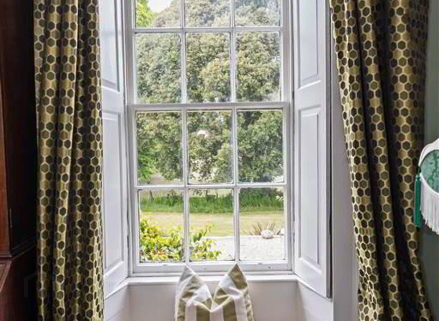 Murlough Country House, 25 Keel Point, Dundrum, Newcastle, BT33 0NQ