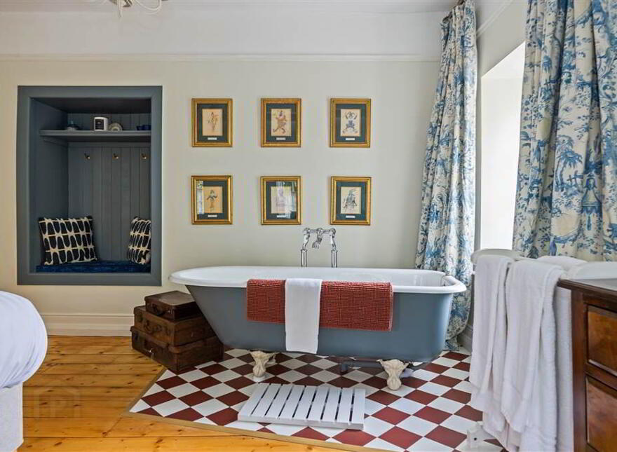 Murlough Country House, 25 Keel Point, Dundrum, Newcastle, BT33 0NQ