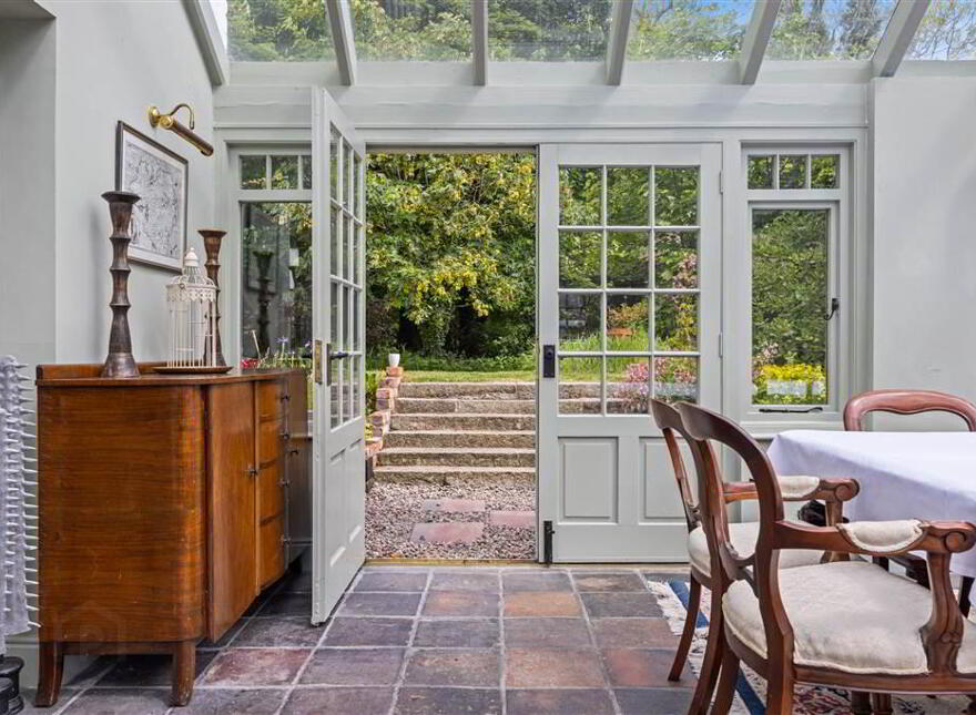 Murlough Country House, 25 Keel Point, Dundrum, Newcastle, BT33 0NQ