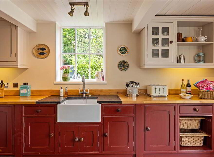 Murlough Country House, 25 Keel Point, Dundrum, Newcastle, BT33 0NQ