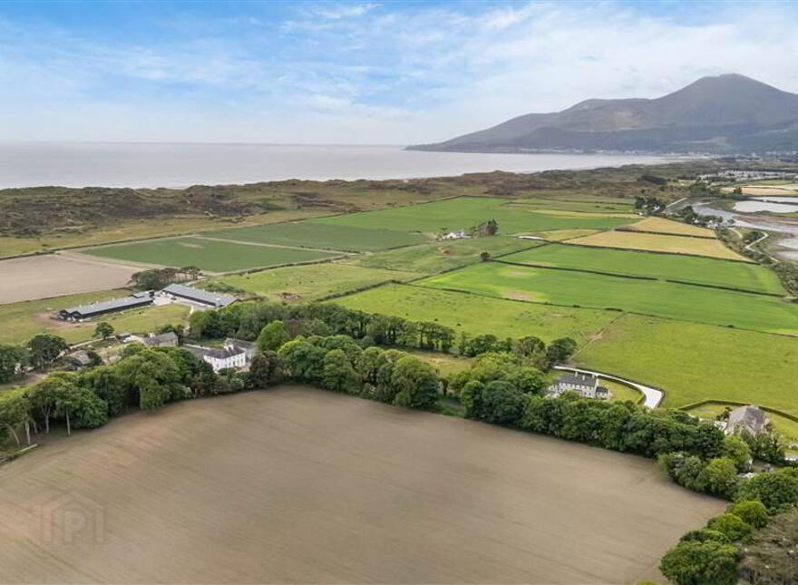 Murlough Country House, 25 Keel Point, Dundrum, Newcastle, BT33 0NQ