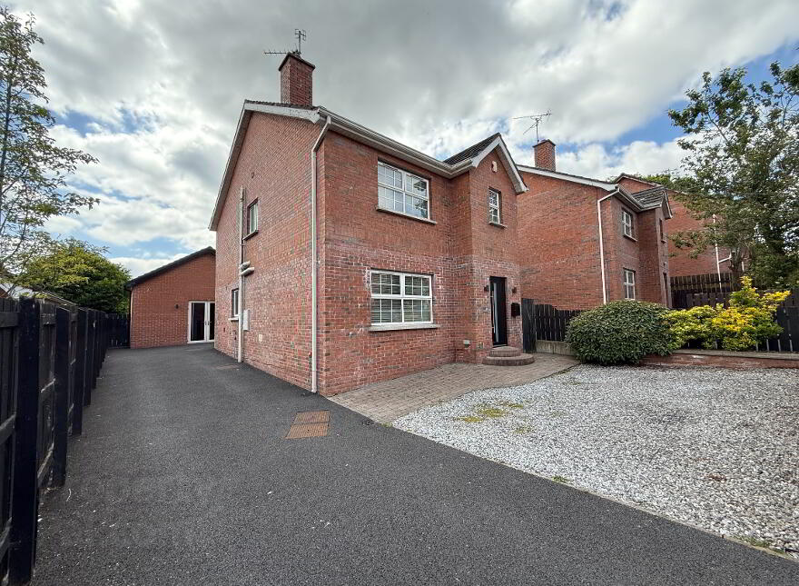 40 The Milestone, Dungannon, BT70 1HG photo
