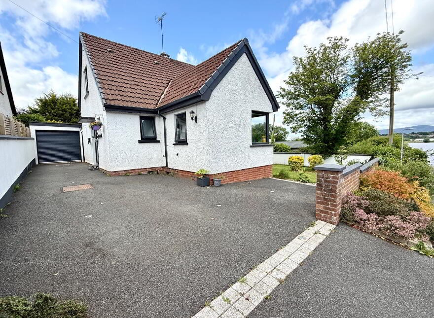 29 Caw Park, Waterside, Derry, BT47 6LZ photo
