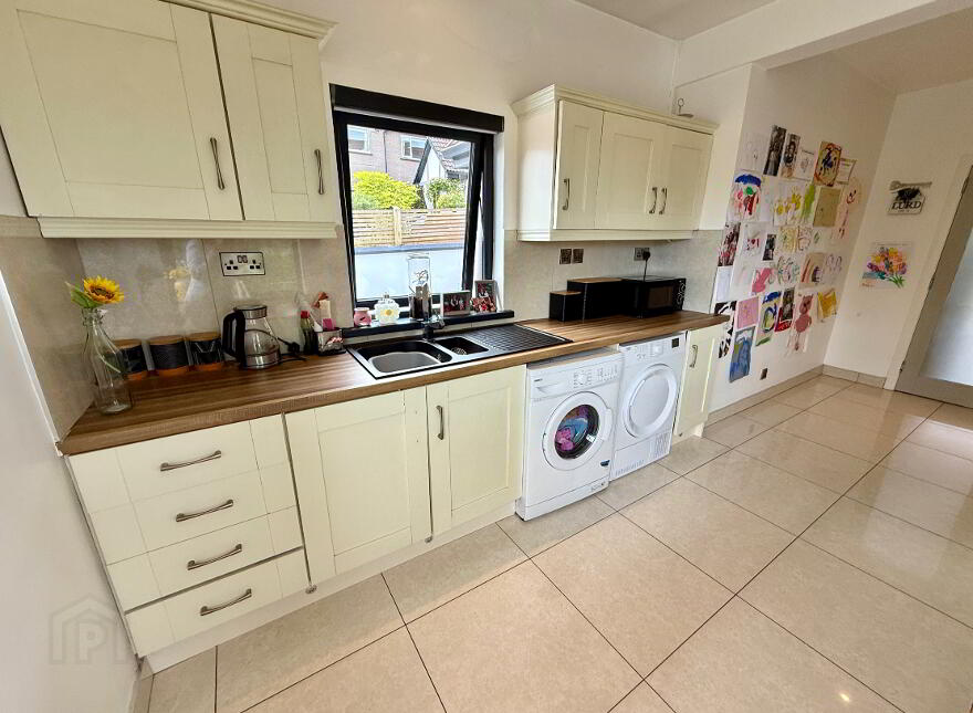 29 Caw Park, Limavady Road, Derry, BT47 6LZ