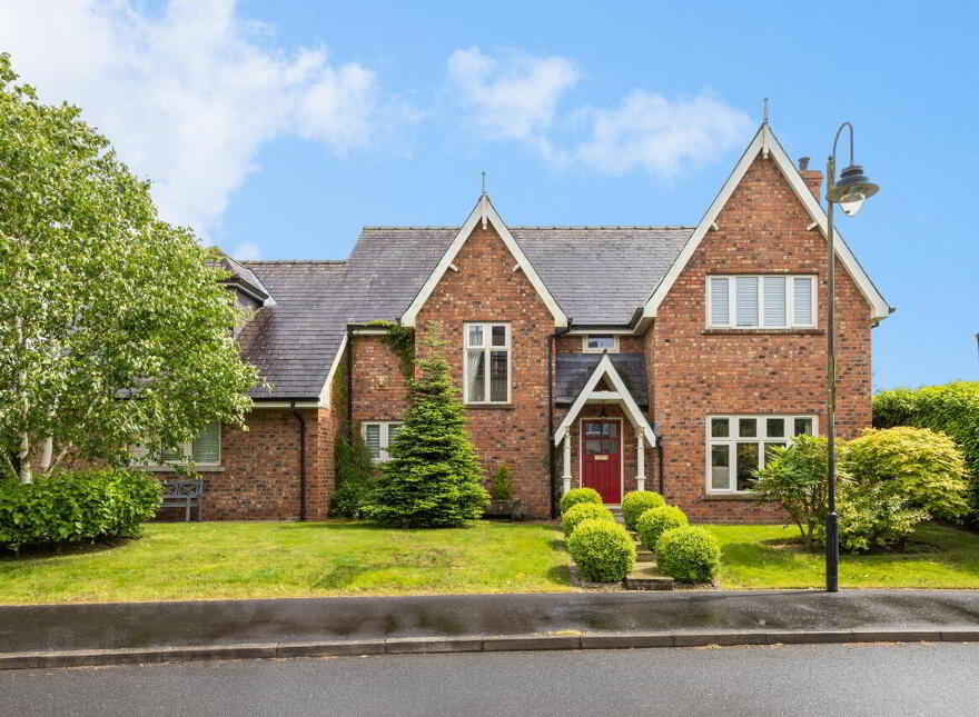 10 Governors Gate Meadow, Hillsborough, BT26 6FY photo