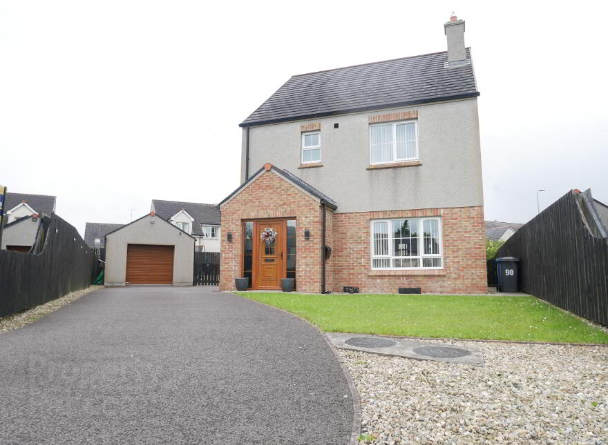 90 Castle Manor, Kesh, BT93 1RT photo