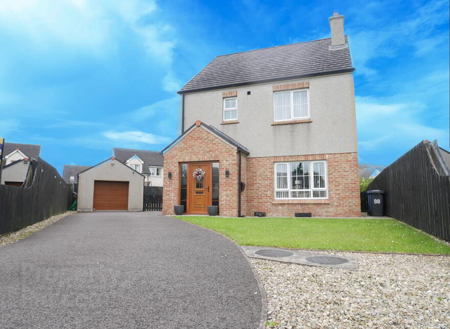 90 Castle Manor, Kesh, BT93 1RT photo