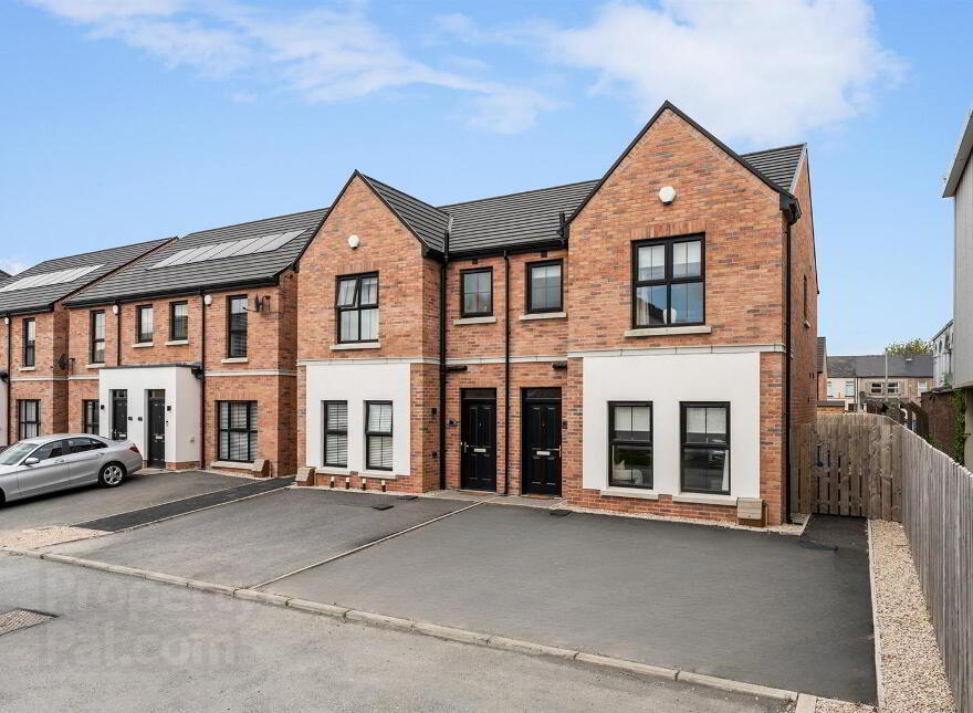 20 Carleton Bridge Way, Newtownards, BT23 4EL photo