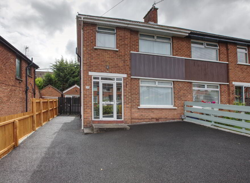 13 Rosemary Avenue, Bangor, BT20 3HE photo