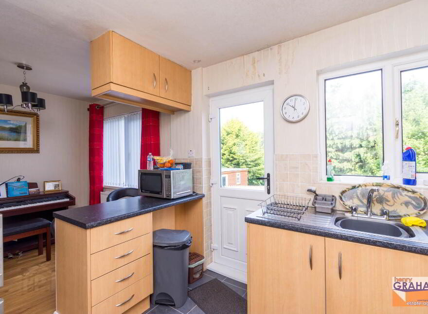 14 Mandeville Avenue, Lisburn, BT27 5AL
