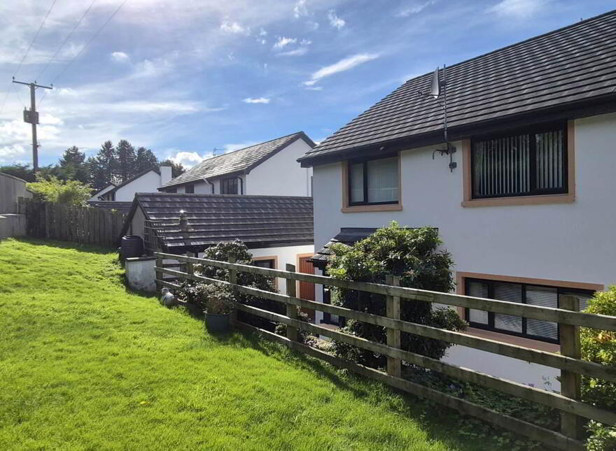 2 Dunhugh Manor, Londonderry, BT47 2TG
