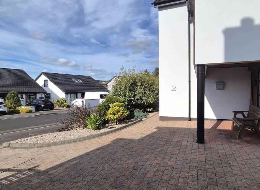 2 Dunhugh Manor, Londonderry, BT47 2TG