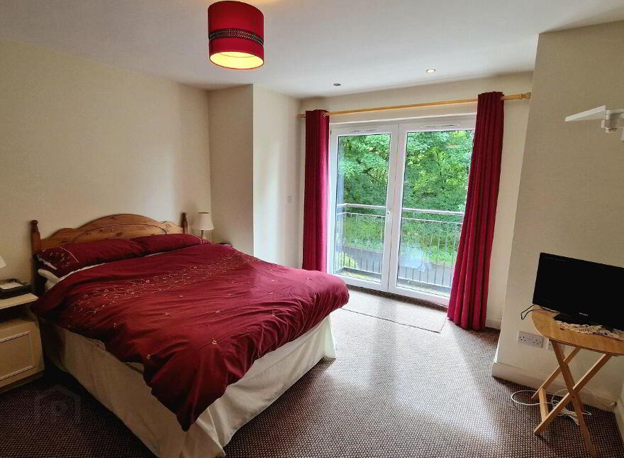 8 Loreto Wood, Cavan Town