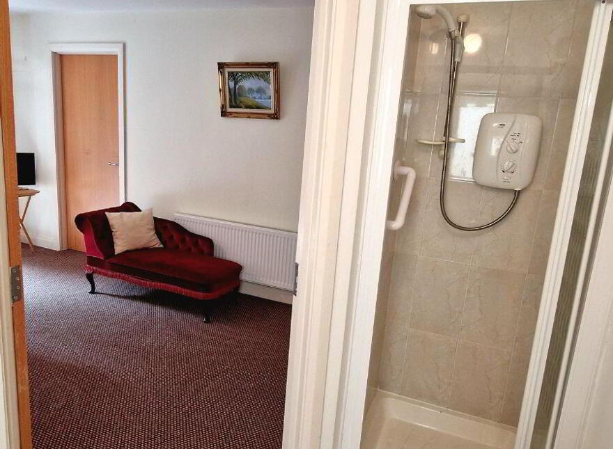 8 Loreto Wood, Cavan Town