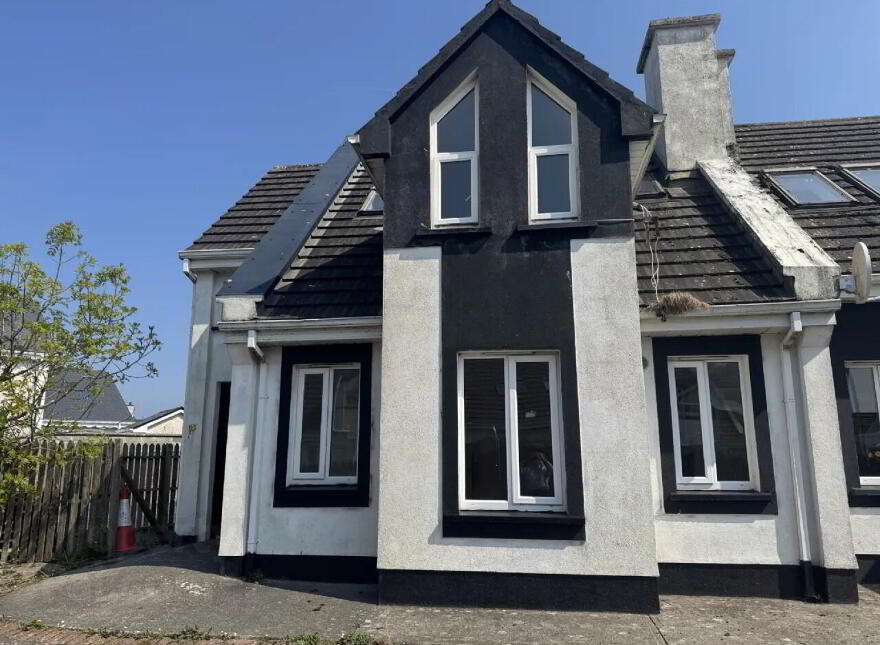 15 White Crest Village, Enniscrone, F26A788 photo