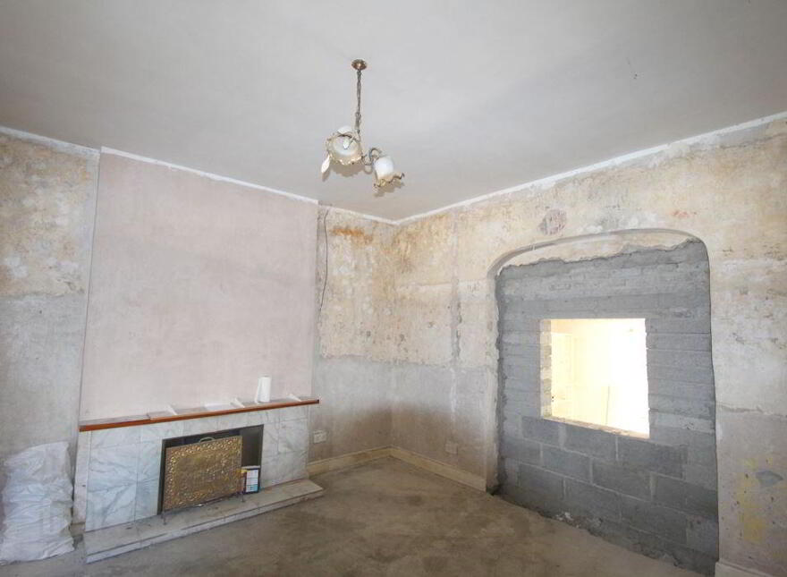 18 Church Street, Tullamore, R35NH10