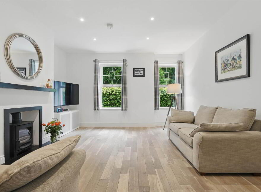 1 Ishbel Gardens, Belvoir Park, Belfast, BT8 8FT