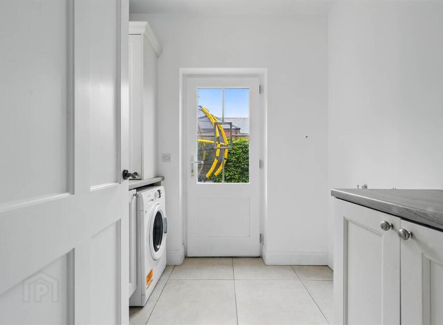 1 Ishbel Gardens, Belvoir Park, Belfast, BT8 8FT