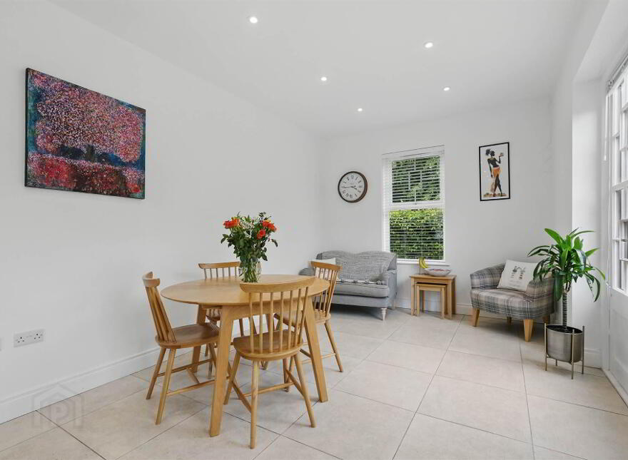 1 Ishbel Gardens, Belvoir Park, Belfast, BT8 8FT