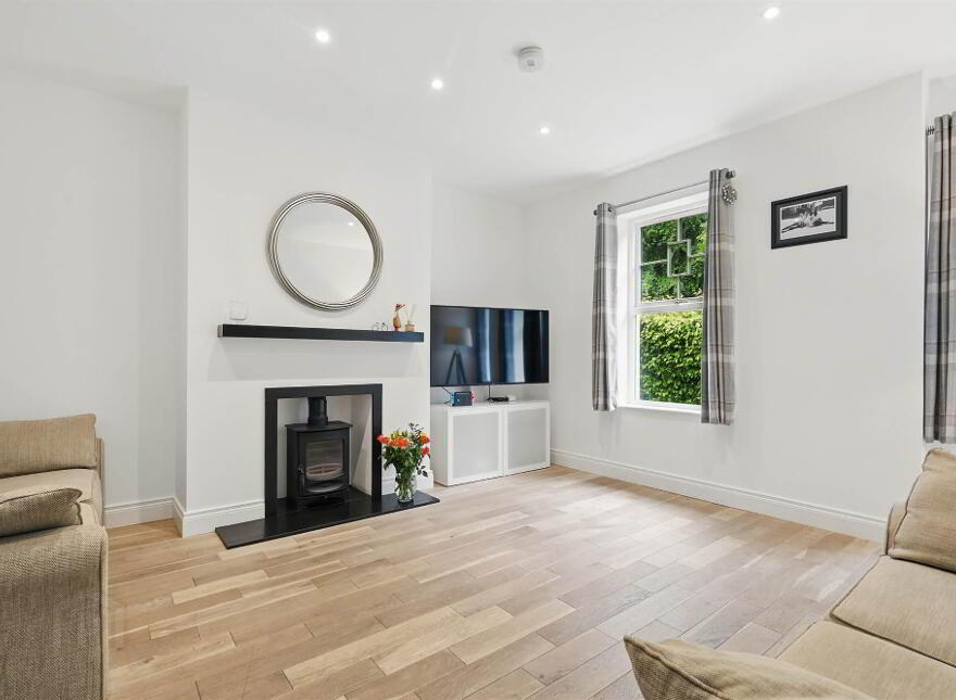 1 Ishbel Gardens, Belvoir Park, Belfast, BT8 8FT