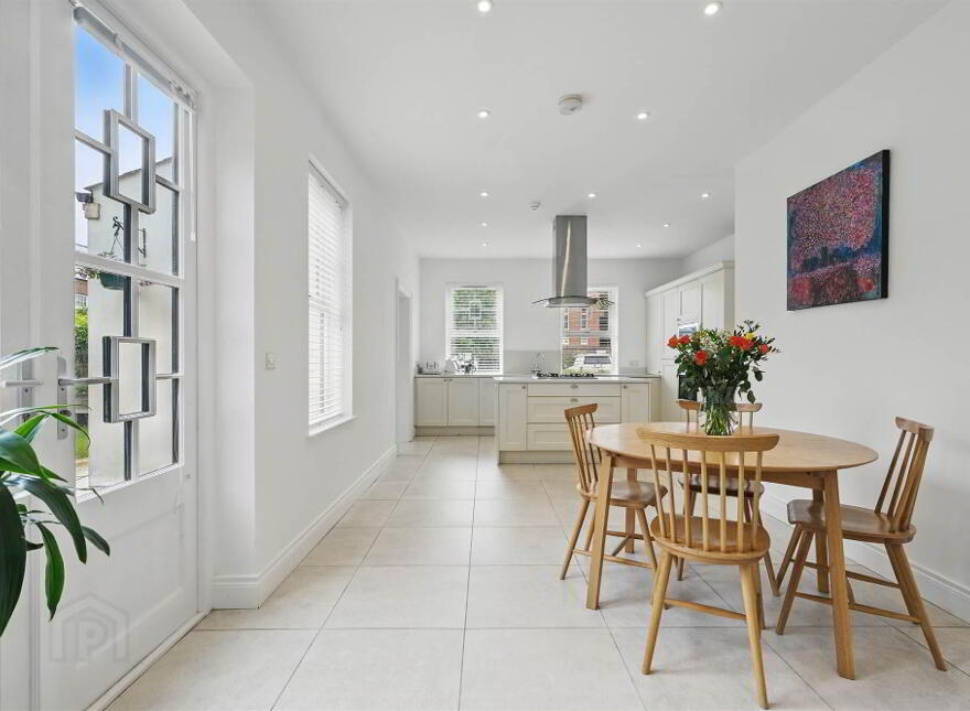 1 Ishbel Gardens, Belvoir Park, Belfast, BT8 8FT