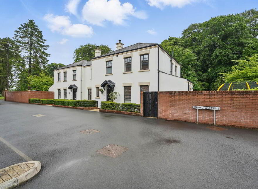 1 Ishbel Gardens, Belvoir Park, Belfast, BT8 8FT