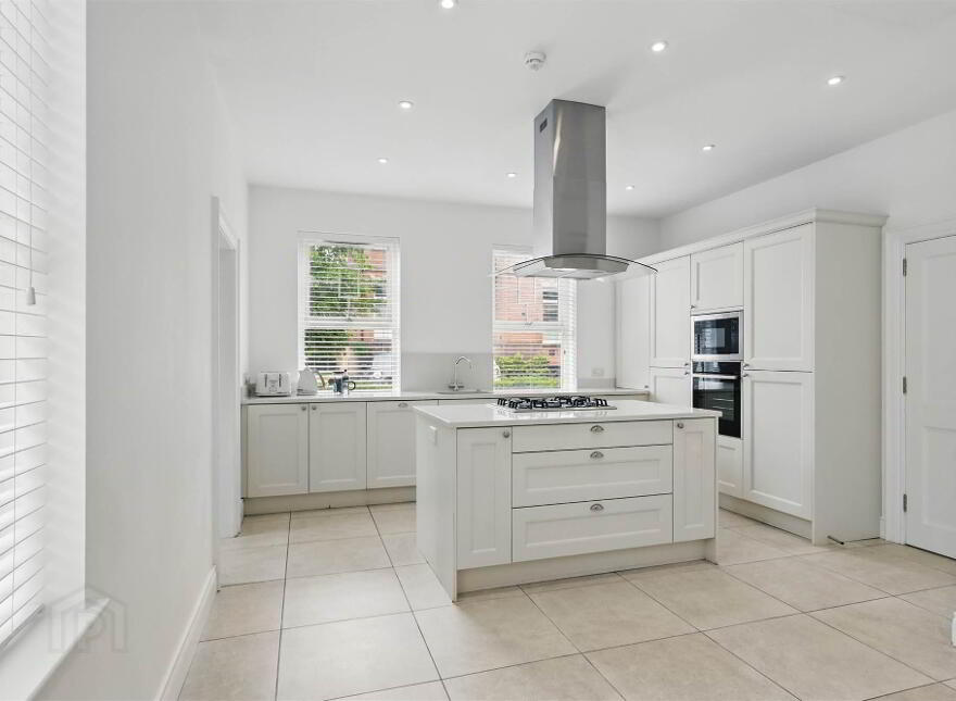 1 Ishbel Gardens, Belvoir Park, Belfast, BT8 8FT