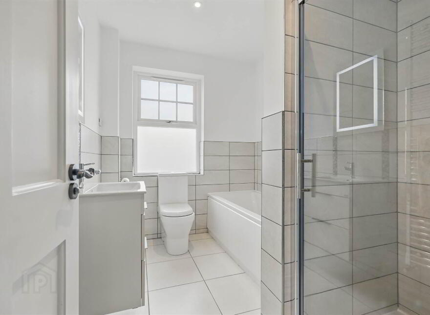 1 Ishbel Gardens, Belvoir Park, Belfast, BT8 8FT