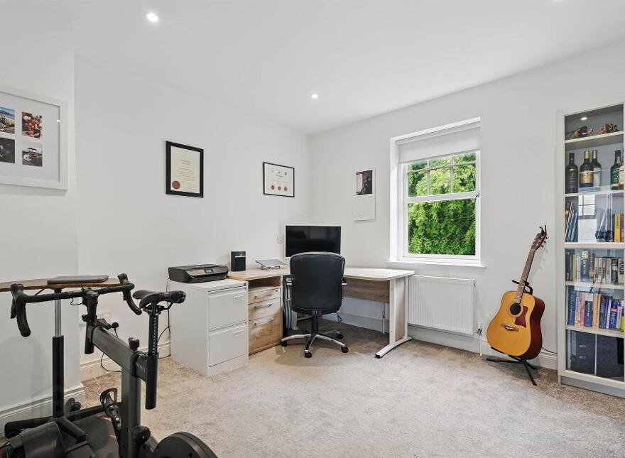 1 Ishbel Gardens, Belvoir Park, Belfast, BT8 8FT