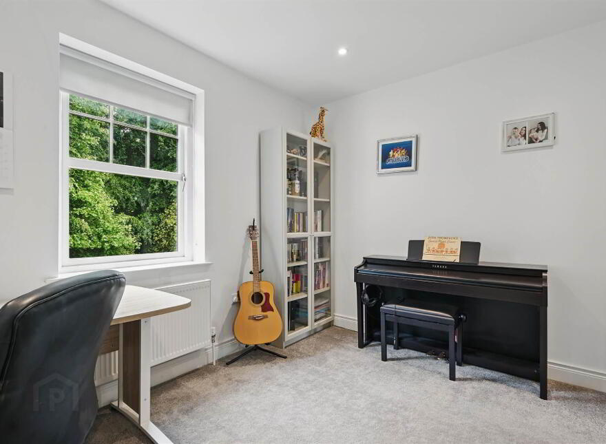 1 Ishbel Gardens, Belvoir Park, Belfast, BT8 8FT
