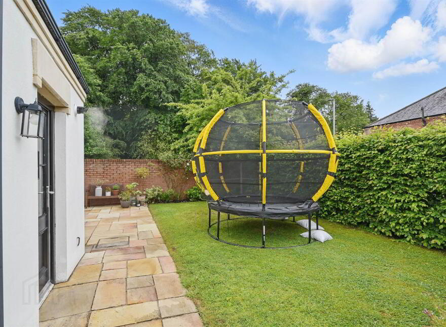1 Ishbel Gardens, Belvoir Park, Belfast, BT8 8FT