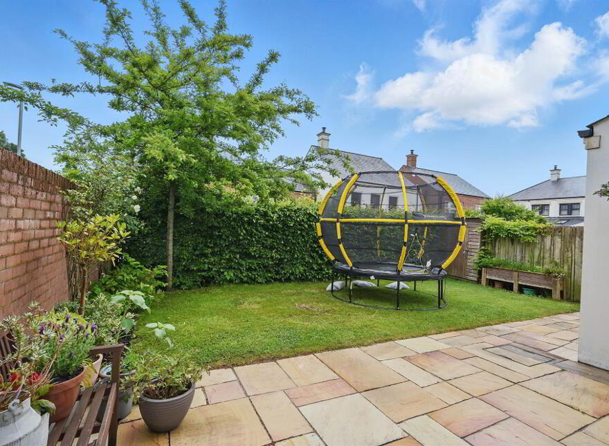 1 Ishbel Gardens, Belvoir Park, Belfast, BT8 8FT