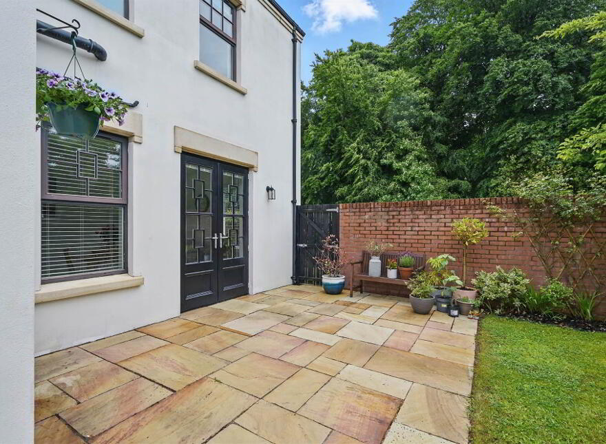 1 Ishbel Gardens, Belvoir Park, Belfast, BT8 8FT