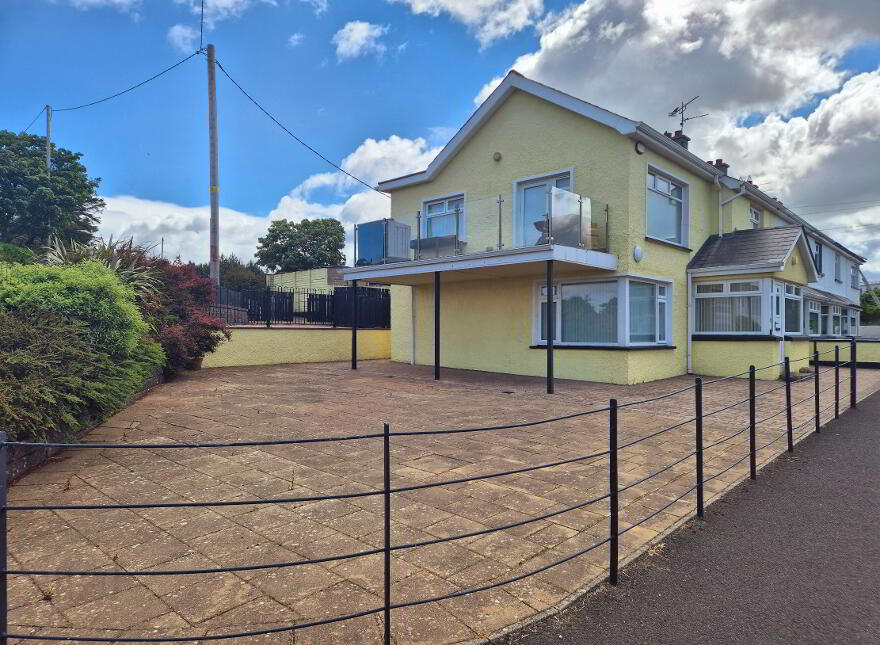 52 Craighahulliar Road, Portrush, BT56 8NN