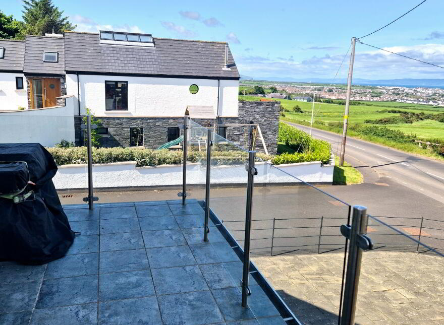 52 Craighahulliar Road, Portrush, BT56 8NN