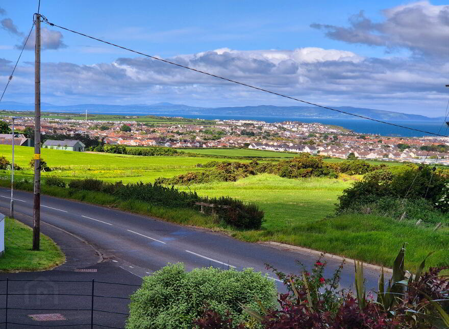 52 Craighahulliar Road, Portrush, BT56 8NN