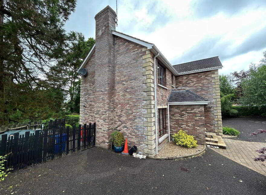 5 Castle Grove, Omagh, BT79 7AX