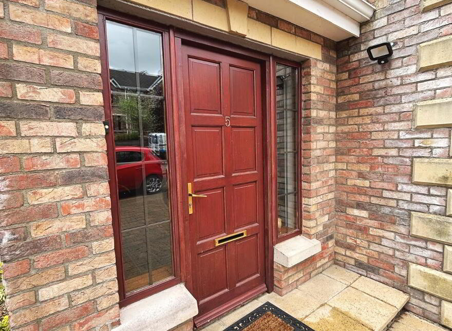5 Castle Grove, Omagh, BT79 7AX