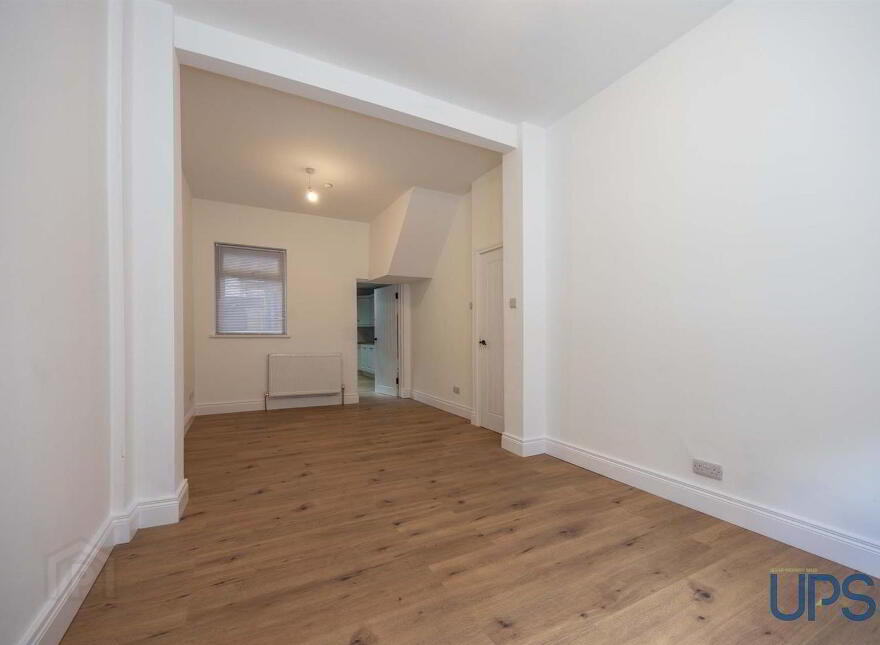 8 Nansen Street, Falls Road, Belfast, BT12 6AT